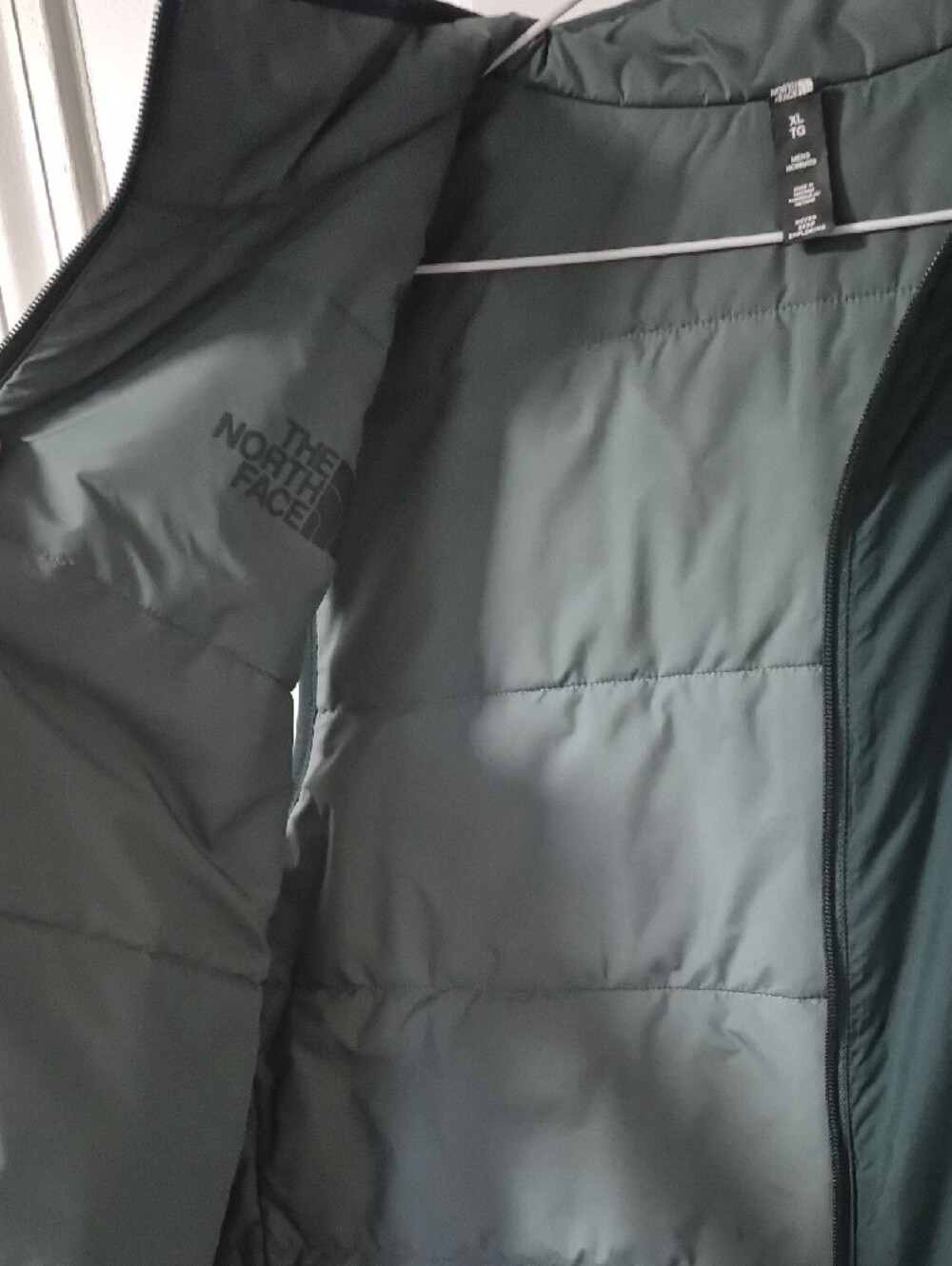 Reversible Men's Vest - Picture 2 of 2